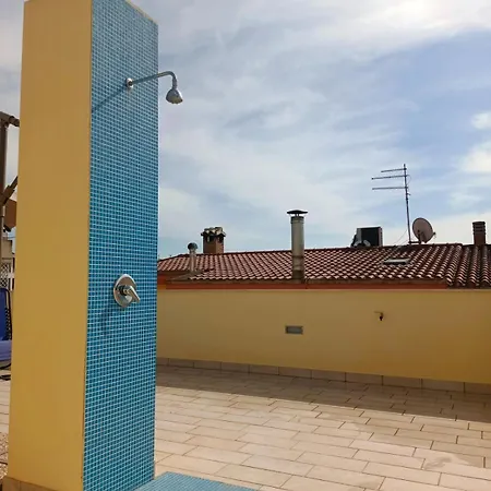 Con Terrazza - *